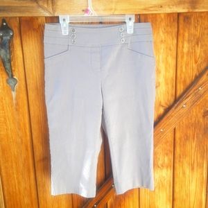 Reitman's Grey Capri pants